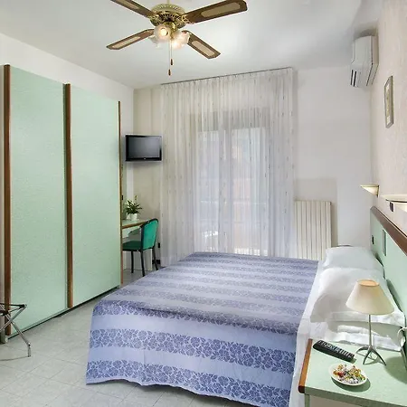 Отель Relax Family &