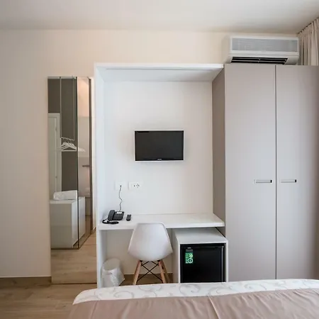 Отель Relax Family &