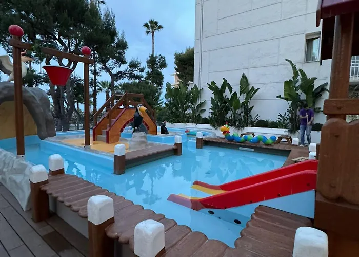 Hotel Relax Family & 3*